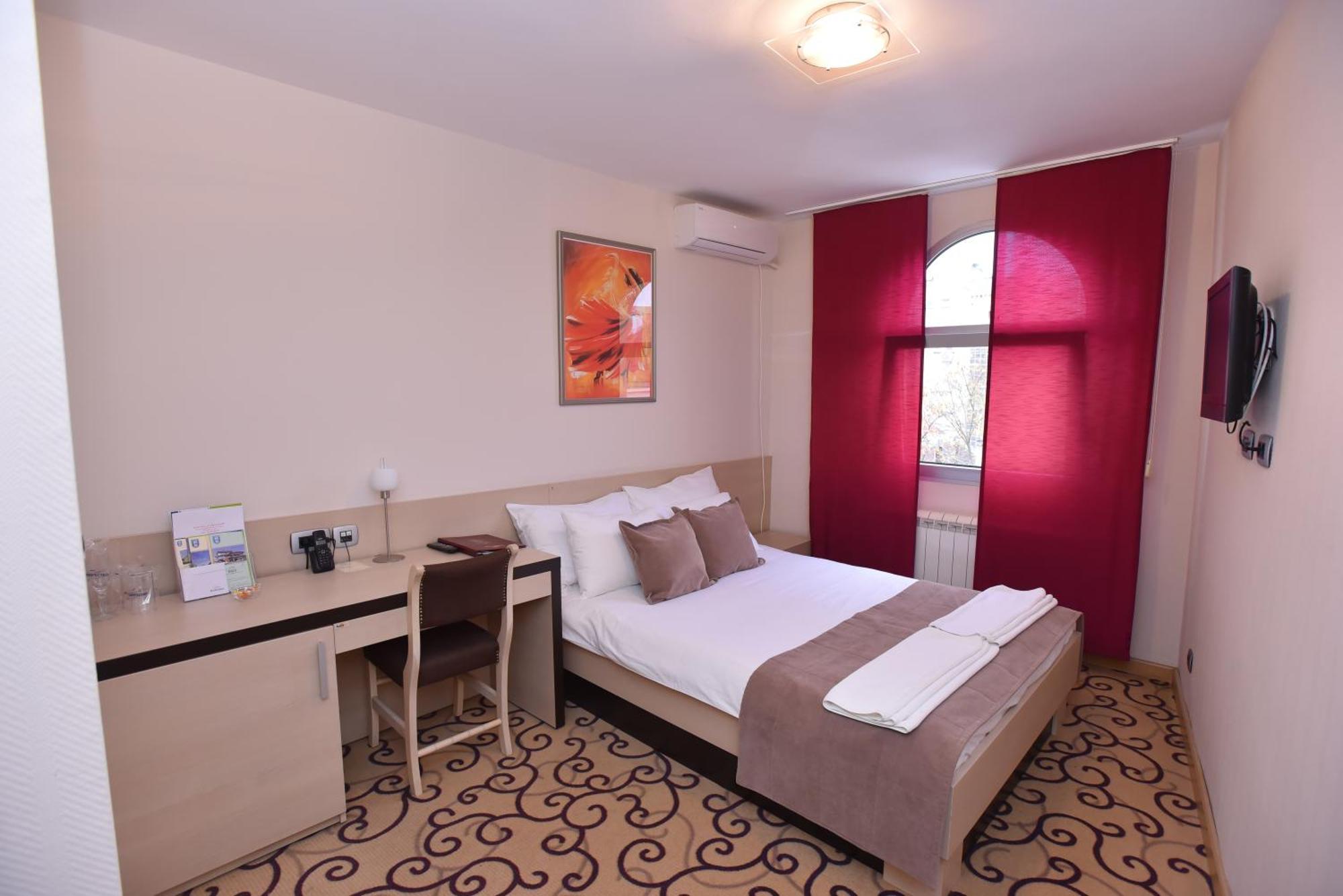 Hotel Beograd Čačak Extérieur photo
